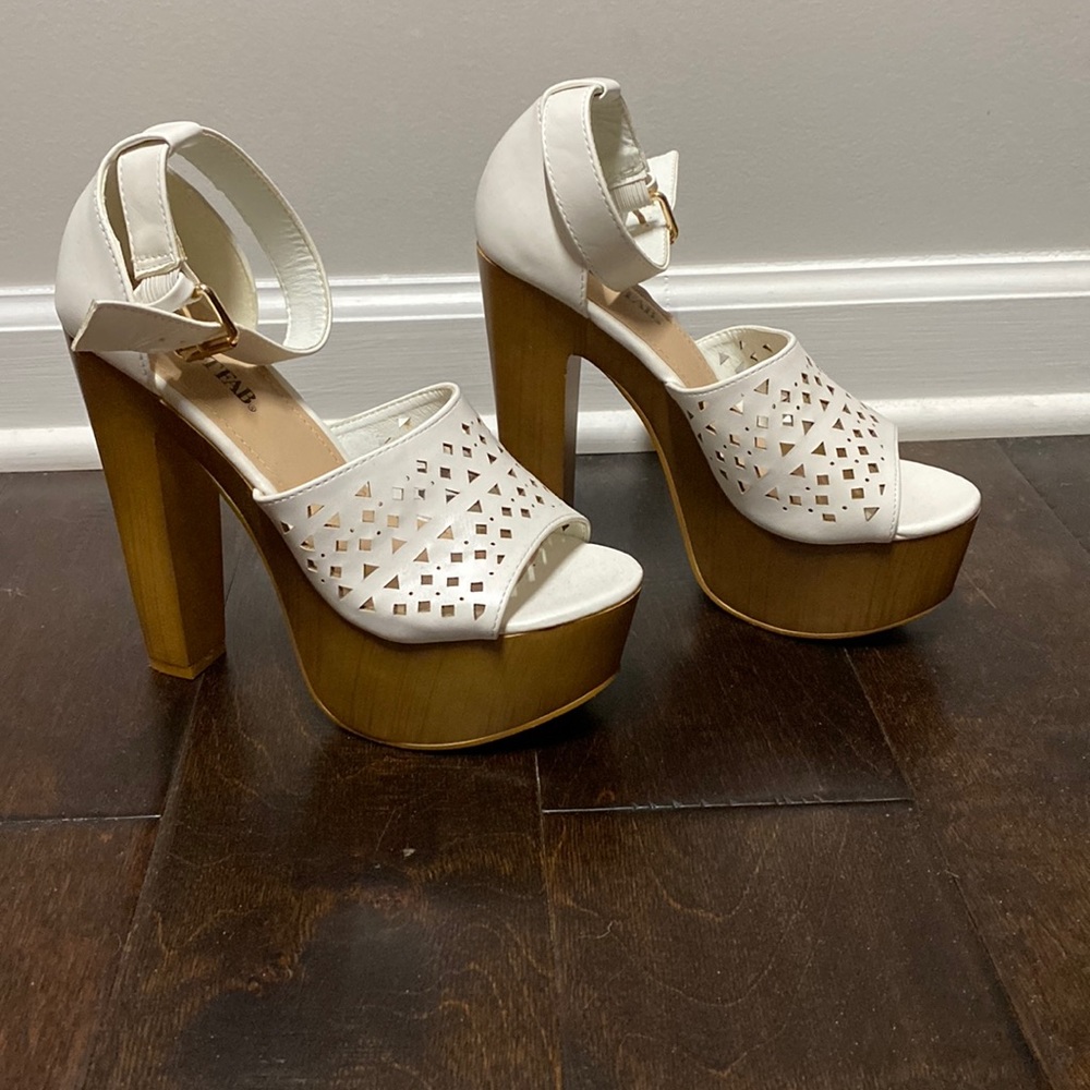 White Platform pumps